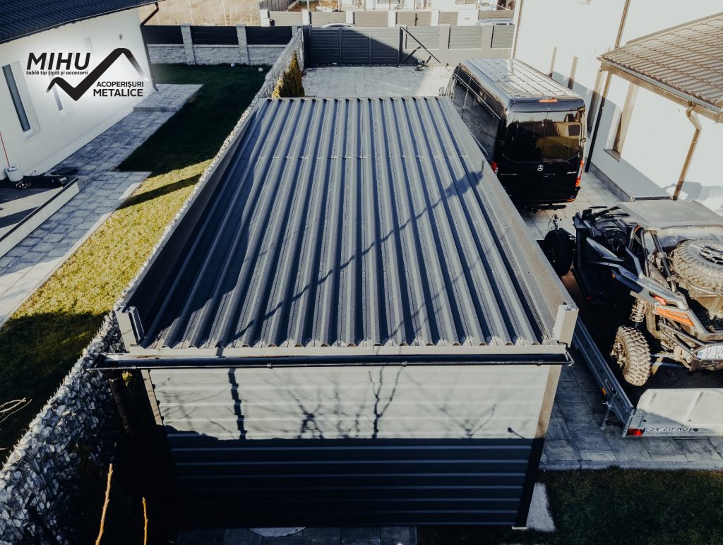 garaj modular pe structura metalica din tabla acoperis