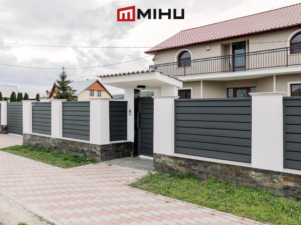 Gard metalic, Poartă acces auto şi Poartă pietonală în Copălău, Botoşani