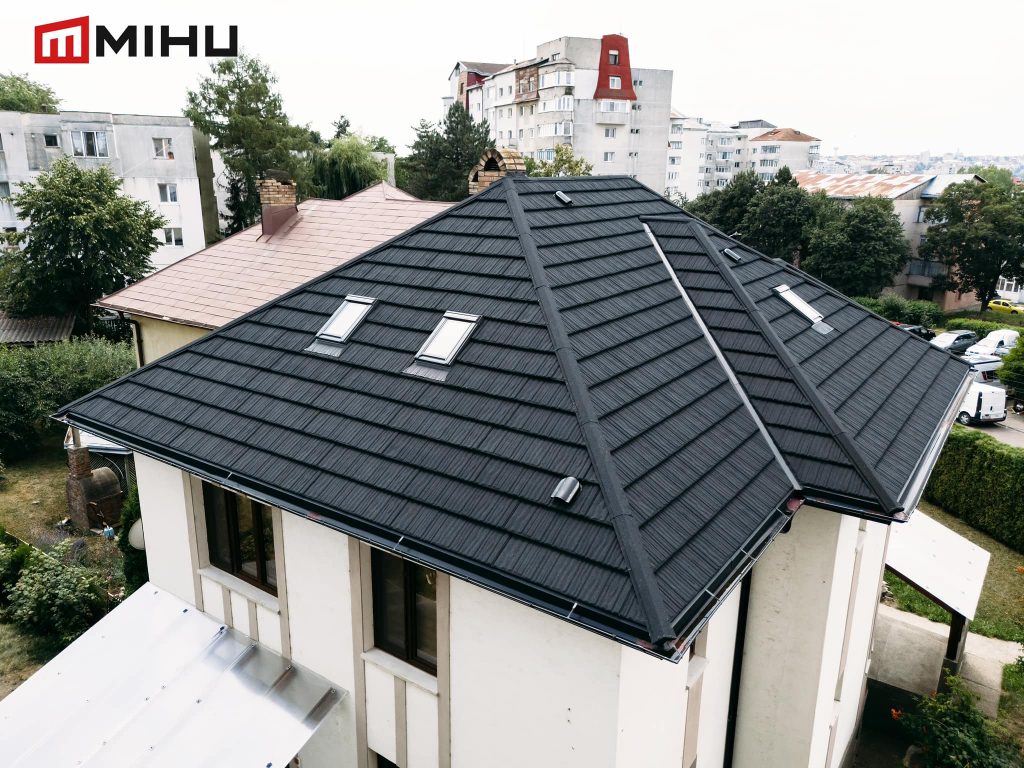 Acoperiş din TABLĂ CU PIATRĂ în Suceava