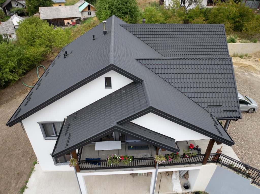 Acoperiş din tablă tip ţiglă metalică ENIGMA în Suceava