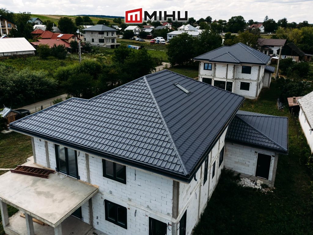 Acoperiș elegant cu țigla metalică ENIGMA
