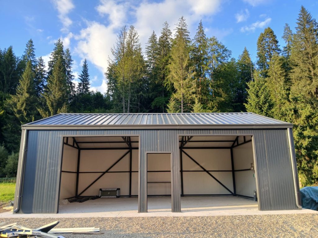 Garaj dublu pe structura metalica