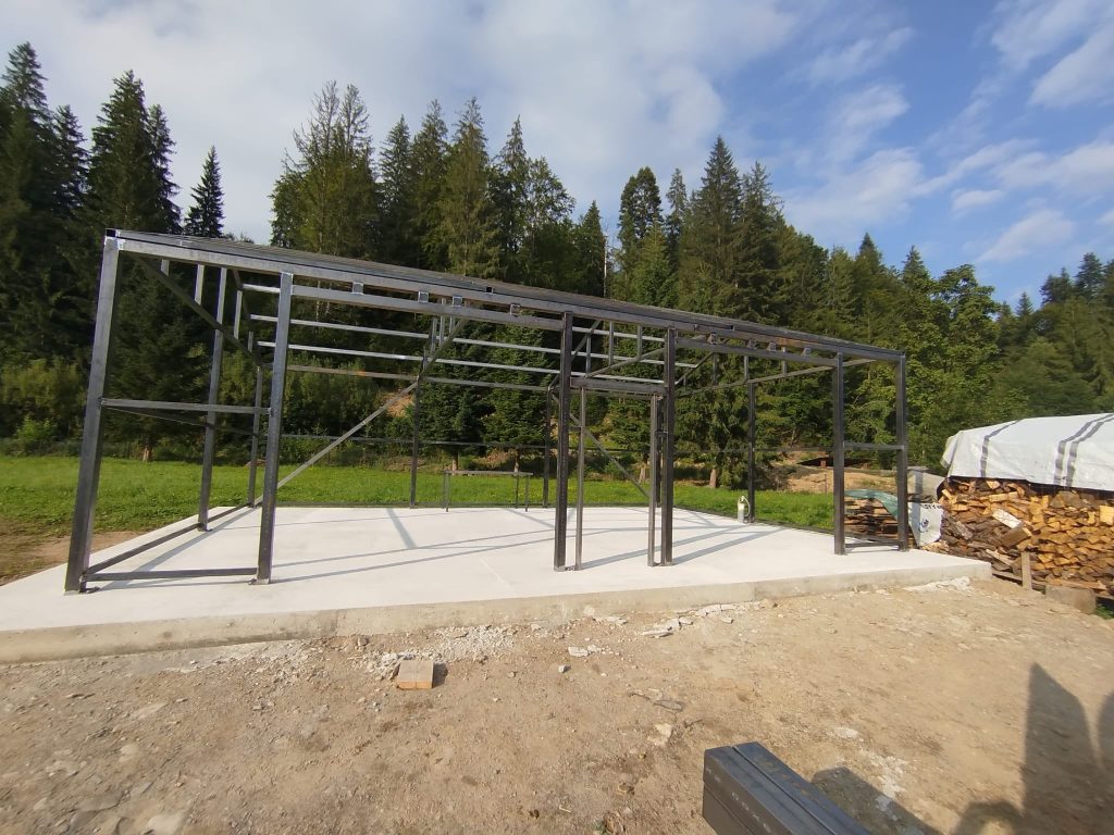 Garaj dublu pe structura metalica